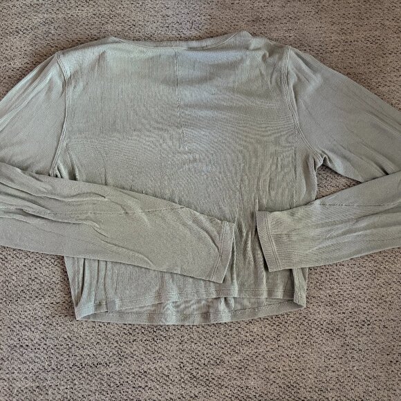 Lululemon Hold Tight Long Sleeve Cropped Tops (Pair) - Picture 4 of 6